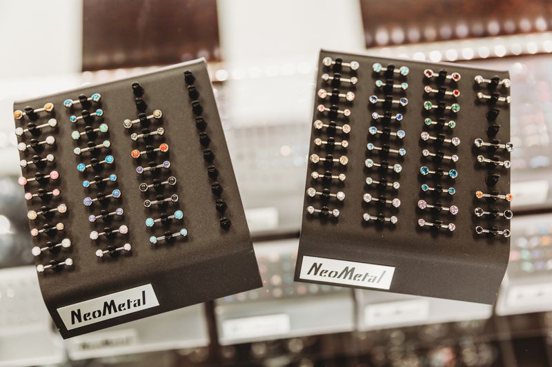 NeoMetal threadless ends